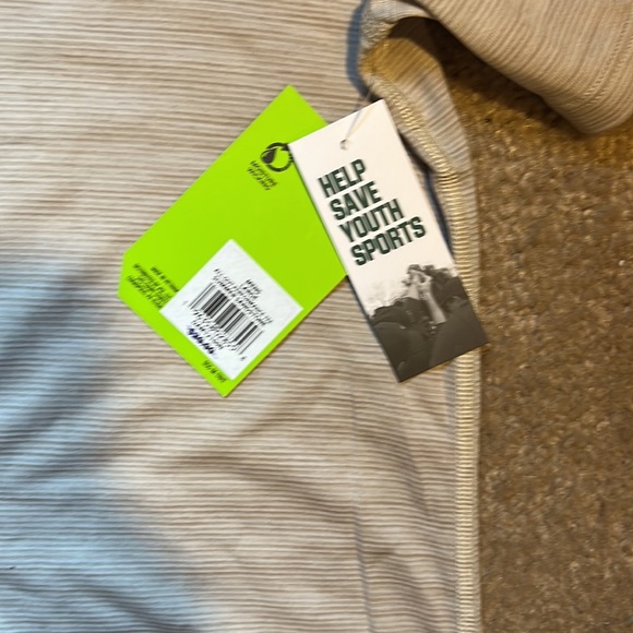 Men’s DSG athletic crew T shirt, NWT, dry wave fabric, cream color, size large - Picture 6 of 6